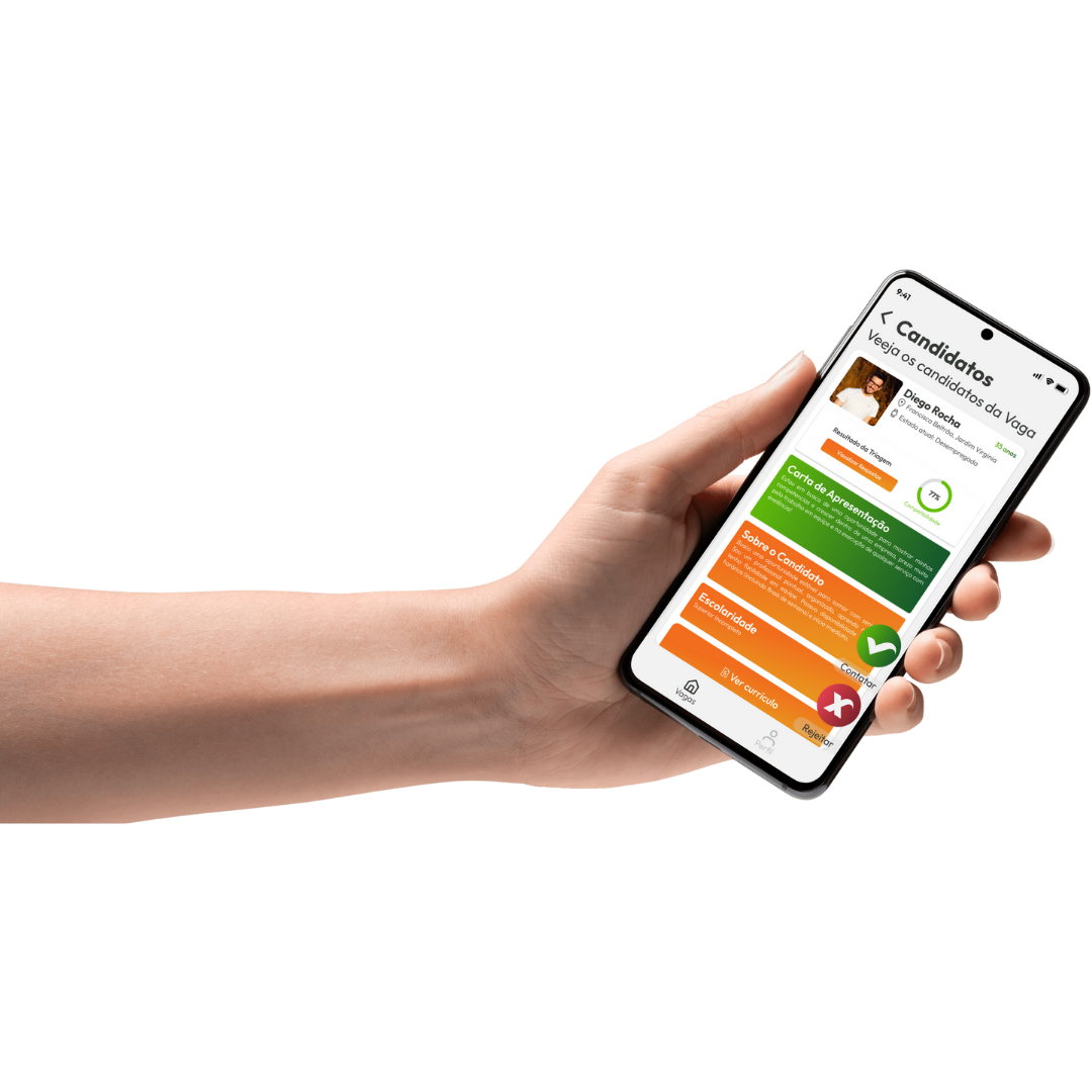 Empresária buscando candidatos no tablet